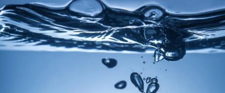 水